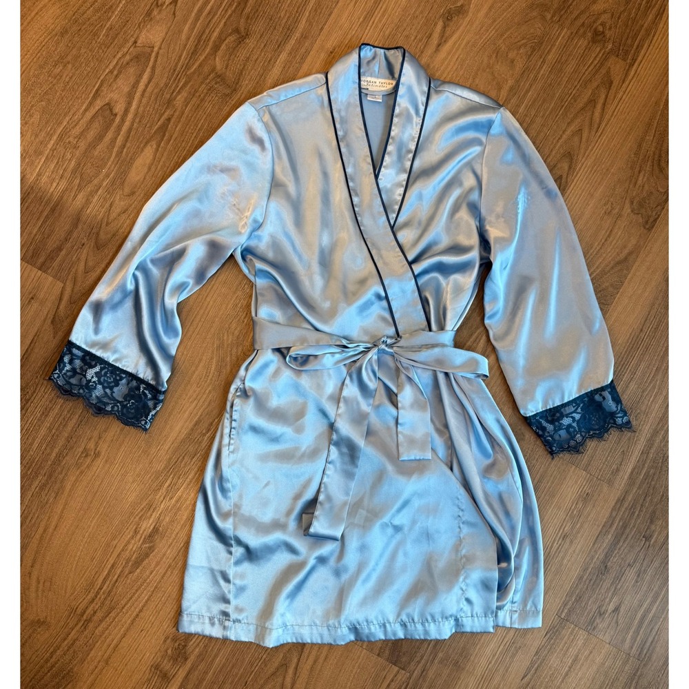 Morgan Taylor Intimates Light Blue Satin Lace Trim Robe Navy Piping Medium